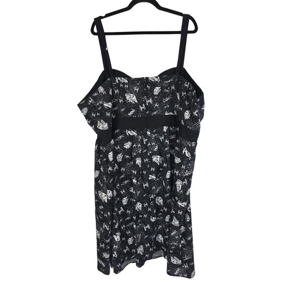 Hot Topic Star Wars Sleeveless Fit & Far Black White Women's Dress 26 NWT - Picture 2 of 5